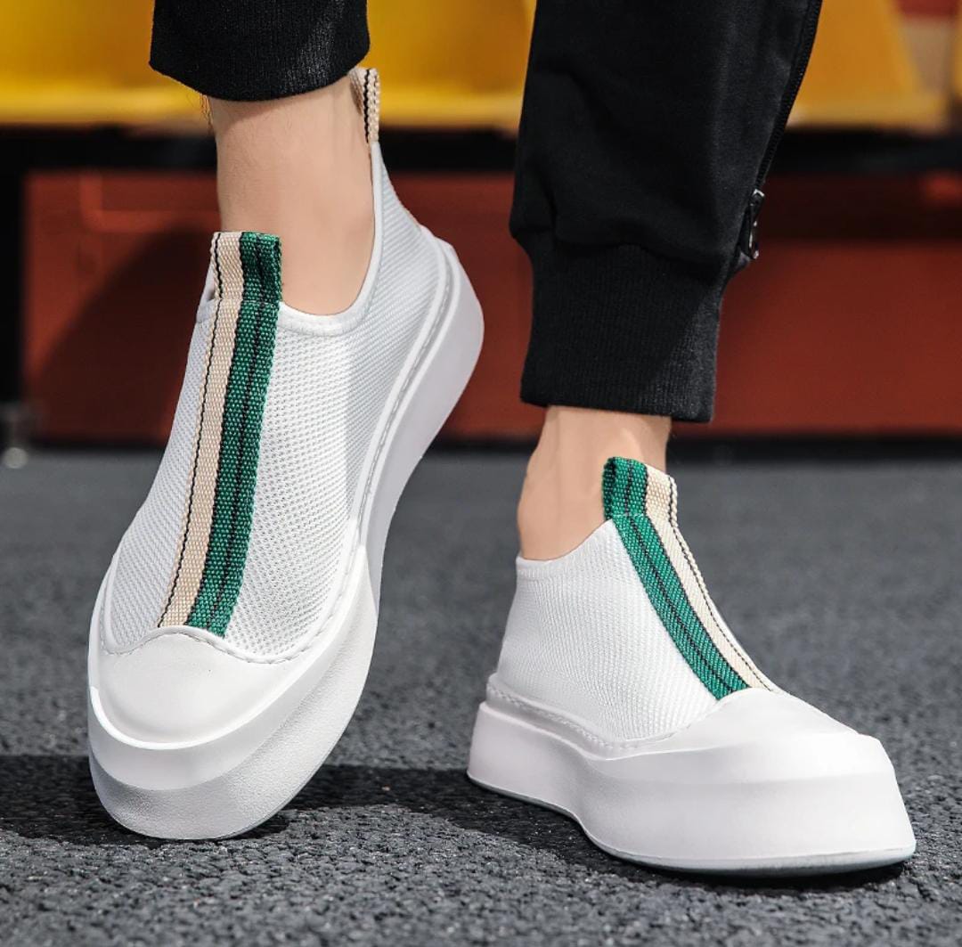 High-Quality Slip-On Sneakers - Effortless Style and Comfort