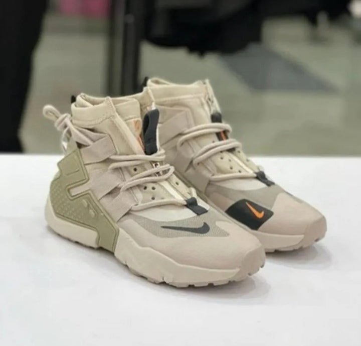 Nike Air Huarache Gripp Sneakers - Bold Design, Maximum Comfort