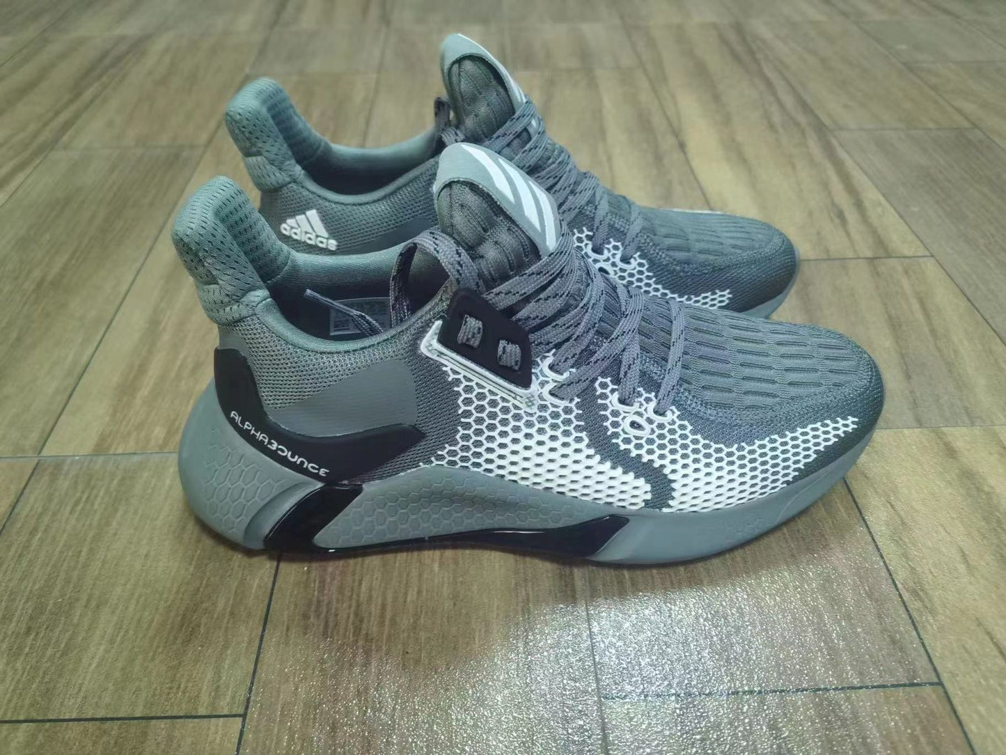 Adidas AlphaBounce