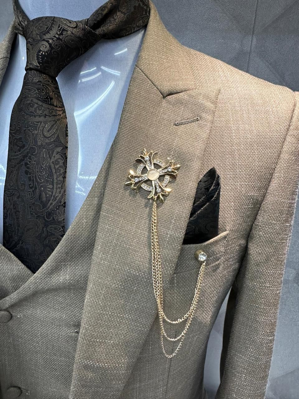 Three Piece Suits - Elegant Craftsmanship, Timeless Style